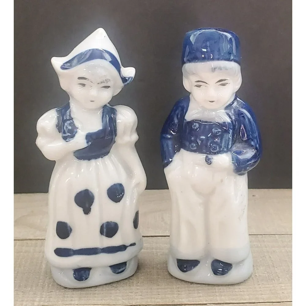 Small Pair of Figurines, Dutch Boy & Girl, Blue & White 3 3/4